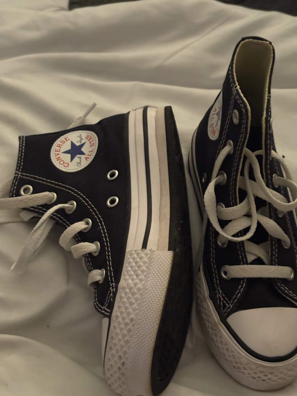 Converse Tennis Shoes